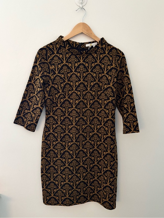Boden Dresses & Skirts - Boden Jacquard Floral Shift Dress